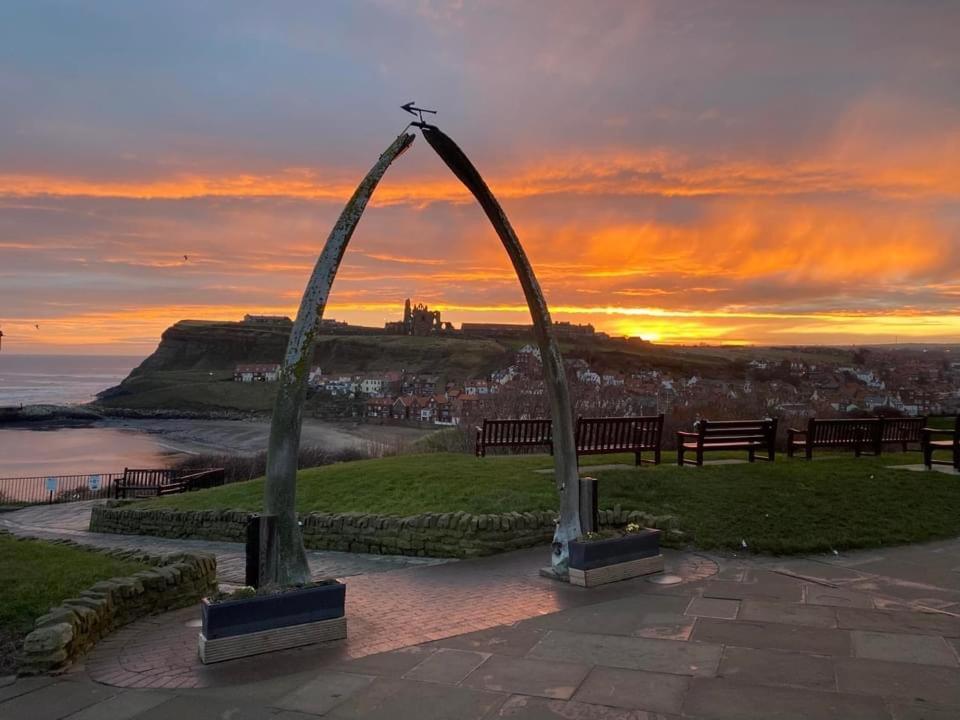 Little Pie In The Sky Bed & Breakfast Whitby Eksteriør bilde